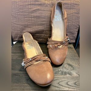 NEW Mooz Joplin ballet flats.